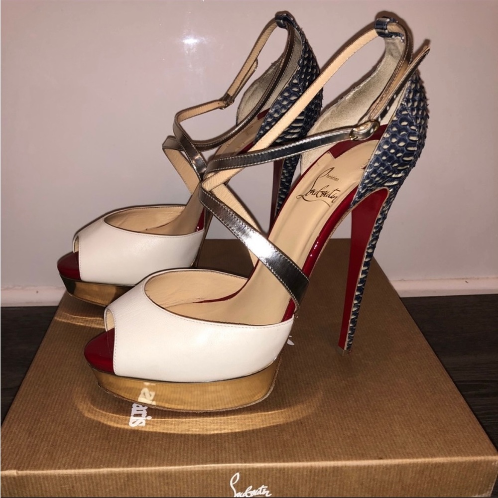 Cross Me Christian Louboutin Heels… Size 40!!